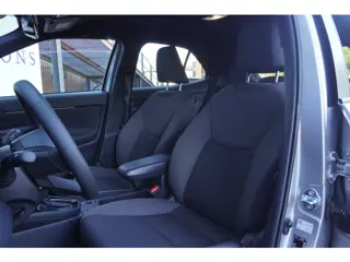Foto 16 van Toyota Yaris Cross 1.5 Hybrid 130 Dynamic / Stoel&stuurverw. / Comfortpack / Safety- Pack / = INCL.