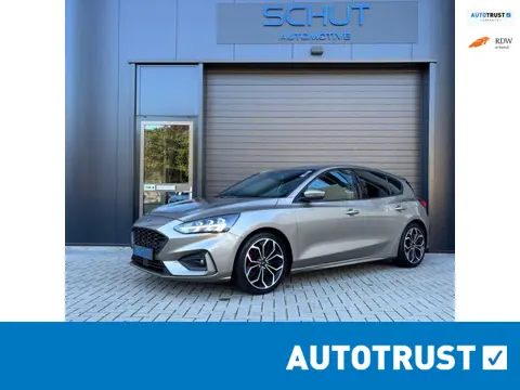 Ford Focus 182PK ST Line Buss AUTOMAAT | FULL LED | B&O | 18INCH | STOEL + STUURVERWARMING | CARPLAY