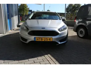 Foto 13 van Ford FOCUS 2.0 BENZINE *UNIEK IN NL*
