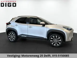 Foto 18 van Toyota Yaris Cross 1.5 HYBRID DYNAMIC SILVERLINE GARANTIE 2035 NAVIGATIE . STUUR EN STOEL VERWARMING