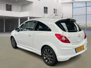 Foto 15 van Opel Corsa 1.4-16V '111' Edition/ VELGEN