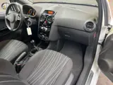 Foto 27 van Opel Corsa 1.4-16V '111' Edition/ VELGEN