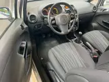 Foto 28 van Opel Corsa 1.4-16V '111' Edition/ VELGEN