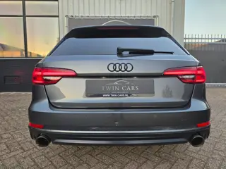 Foto 17 van Audi A4 Avant 2.0 TFSI quattro Sport S line black edition