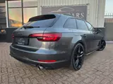 Foto 26 van Audi A4 Avant 2.0 TFSI quattro Sport S line black edition