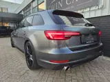 Foto 22 van Audi A4 Avant 2.0 TFSI quattro Sport S line black edition