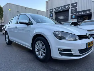 Volkswagen Golf 1.2 TSI Connected Series / 112 DKM / DEALER ONDERHOUDEN