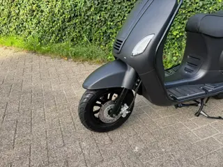 Foto 13 van AGM VX50 Injectie E5 Scooter Sierbeugelset BETAAL met in3