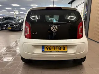 Foto 18 van Volkswagen Up! 1.0 high up! BlueMotion * Airco / Stoelverwarming / Leder / LM Velgen / NL Auto *