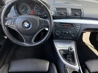 Foto 17 van BMW 1 Serie Cabrio 118i Executive Leer (bj 2008)