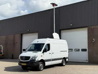 Mercedes-Benz Sprinter 519 CDI / 4x4 / Automaat / 6 cilinder / Ex Politie / Lichtmast / Inrichting /