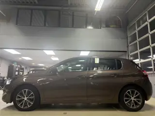 Foto 16 van Peugeot 308 1.6 HDI Allure Pano|Leer|Massage|Navi|Clima|Sensoren