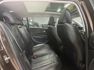 Foto 19 van Peugeot 308 1.6 HDI Allure Pano|Leer|Massage|Navi|Clima|Sensoren