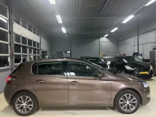 Foto 12 van Peugeot 308 1.6 HDI Allure Pano|Leer|Massage|Navi|Clima|Sensoren