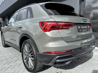 Foto 14 van Audi Q3 35 TFSI S-line Chronos grey (bj 2023, automaat)