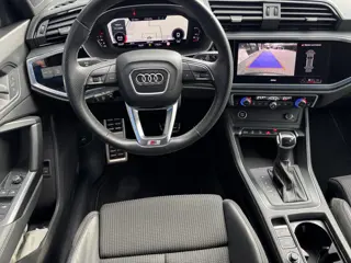 Foto 17 van Audi Q3 35 TFSI S-line Chronos grey (bj 2023, automaat)