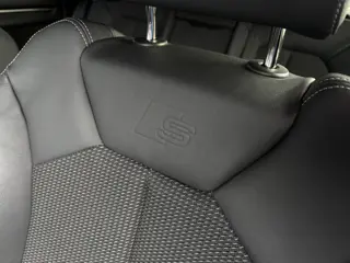 Foto 19 van Audi Q3 35 TFSI S-line Chronos grey (bj 2023, automaat)