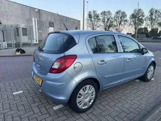 Foto 14 van Opel Corsa 1.2-16V Enjoy (bj 2008)