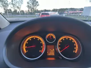 Foto 18 van Opel Corsa 1.2-16V Enjoy (bj 2008)