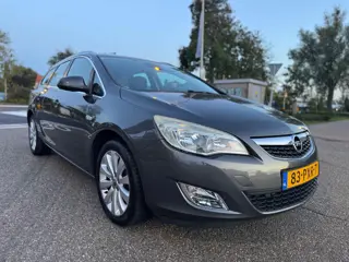 Foto 13 van Opel Astra Sports Tourer 1.4 Cosmo / airco / cruise.control / pdc / elek.pakket / lmv / nap....