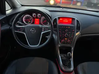 Foto 19 van Opel Astra Sports Tourer 1.4 Cosmo / airco / cruise.control / pdc / elek.pakket / lmv / nap....