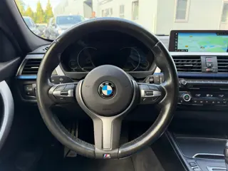 Foto 15 van BMW 3-serie Touring 318i M Sport Shadow|Aut|Dealer OH|NW APK|LED|Cruise|Clima|Leder|