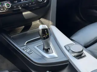 Foto 12 van BMW 3-serie Touring 318i M Sport Shadow|Aut|Dealer OH|NW APK|LED|Cruise|Clima|Leder|