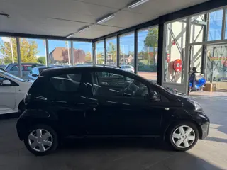 Foto 15 van Toyota Aygo 1.0-12V Comfort Navigator airco elektrische pakket