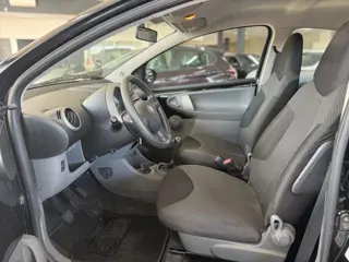 Foto 12 van Toyota Aygo 1.0-12V Comfort Navigator airco elektrische pakket