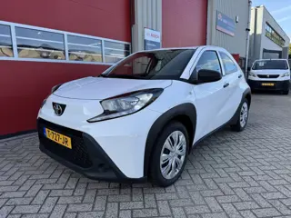 Foto 12 van Toyota Aygo X 1.0 VVT-i MT,Airco, Cruise controle, Lane Assist, 1e eigenaar, Boekjes aanwezig