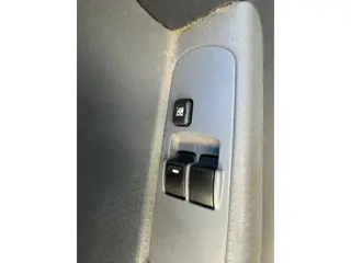 Foto 13 van Mitsubishi Colt 1.3 Invite Automaat Airco Elektrische Ramen Trekhaak