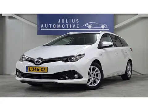 Toyota Auris Touring Sports 1.8 Hybrid Dynamic Dealer Onderhouden Trekhaak Camera Clima Mooi!