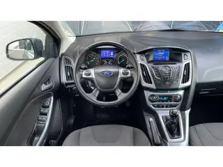 Foto 19 van Ford Focus Wagon 1.0 EcoBoost Titanium-Navi-Clima-Trekhaak