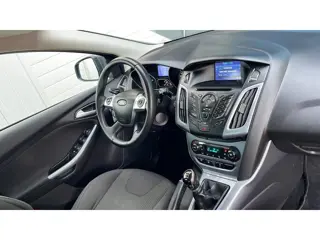 Foto 20 van Ford Focus Wagon 1.0 EcoBoost Titanium-Navi-Clima-Trekhaak