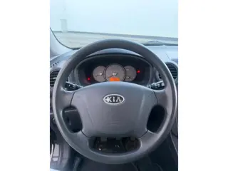 Foto 15 van Kia Carens 2.0 CVVT X-tra Nap Airco APK 19-02-2027 Trekhaak