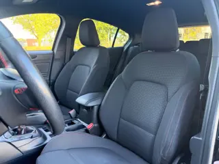 Foto 14 van Ford FOCUS 1.5 EcoBoost ST Line Business Cam PDC Navi Airco Keyless CarPlay