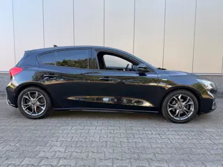 Foto 16 van Ford FOCUS 1.5 EcoBoost ST Line Business Cam PDC Navi Airco Keyless CarPlay