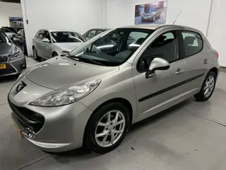 Foto 20 van Peugeot 207 1.4 VTi Look AIRCO / NAP / LM VELGEN