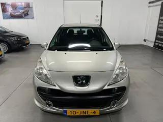 Foto 19 van Peugeot 207 1.4 VTi Look AIRCO / NAP / LM VELGEN