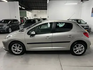 Foto 18 van Peugeot 207 1.4 VTi Look AIRCO / NAP / LM VELGEN
