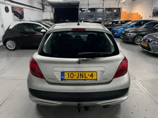Foto 16 van Peugeot 207 1.4 VTi Look AIRCO / NAP / LM VELGEN