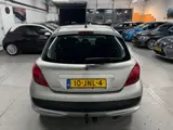 Foto 26 van Peugeot 207 1.4 VTi Look AIRCO / NAP / LM VELGEN