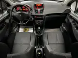 Foto 25 van Peugeot 207 1.4 VTi Look AIRCO / NAP / LM VELGEN