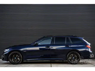 Foto 12 van BMW 3-serie Touring 330e xDrive M-Pakket 292PK|Pano|360°|HUD|Rijmodus|Tr.Haak|Sfeer|Keyless|Laser|Di