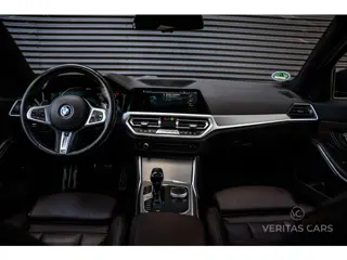 Foto 15 van BMW 3-serie Touring 330e xDrive M-Pakket 292PK|Pano|360°|HUD|Rijmodus|Tr.Haak|Sfeer|Keyless|Laser|Di