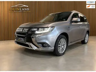 Mitsubishi Outlander Mitsubishi Outlander 2.4 Pure +|4WD|Cam