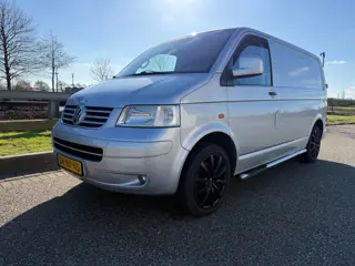 Volkswagen Transporter 2.5 TDI 300 Trendline DC * APK 9-2027 * NAP *