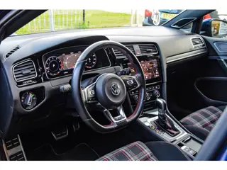 Foto 19 van Volkswagen Golf 2.0 TSI GTI Performance *Pano*Dynaudio*Camera*Keyless*