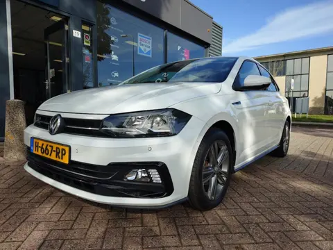 Volkswagen Polo VI 1.0 TSI R-Line Camera, PDC V + A, Virtual Cockpit, Carplay