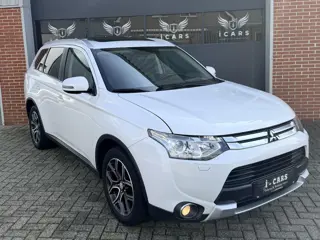 Mitsubishi Outlander 2.0 Instyle 4WD 7 pers. NAVI SCHUIFDAK TREKHAAK